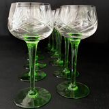12 Verres à vin blanc en cristal taillé