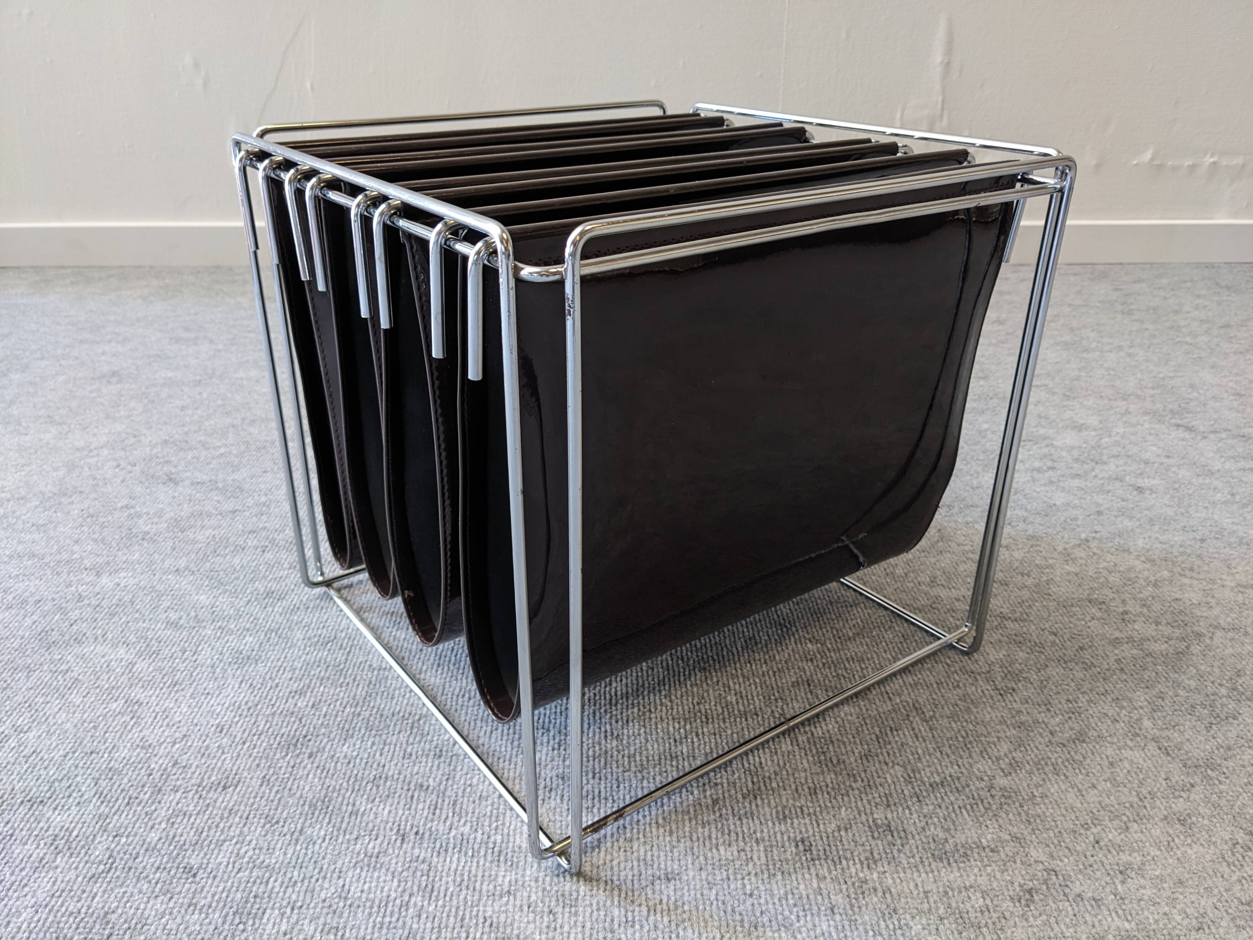 Magazine rack from the 70s/80s by Gérard Rignault for Group SA