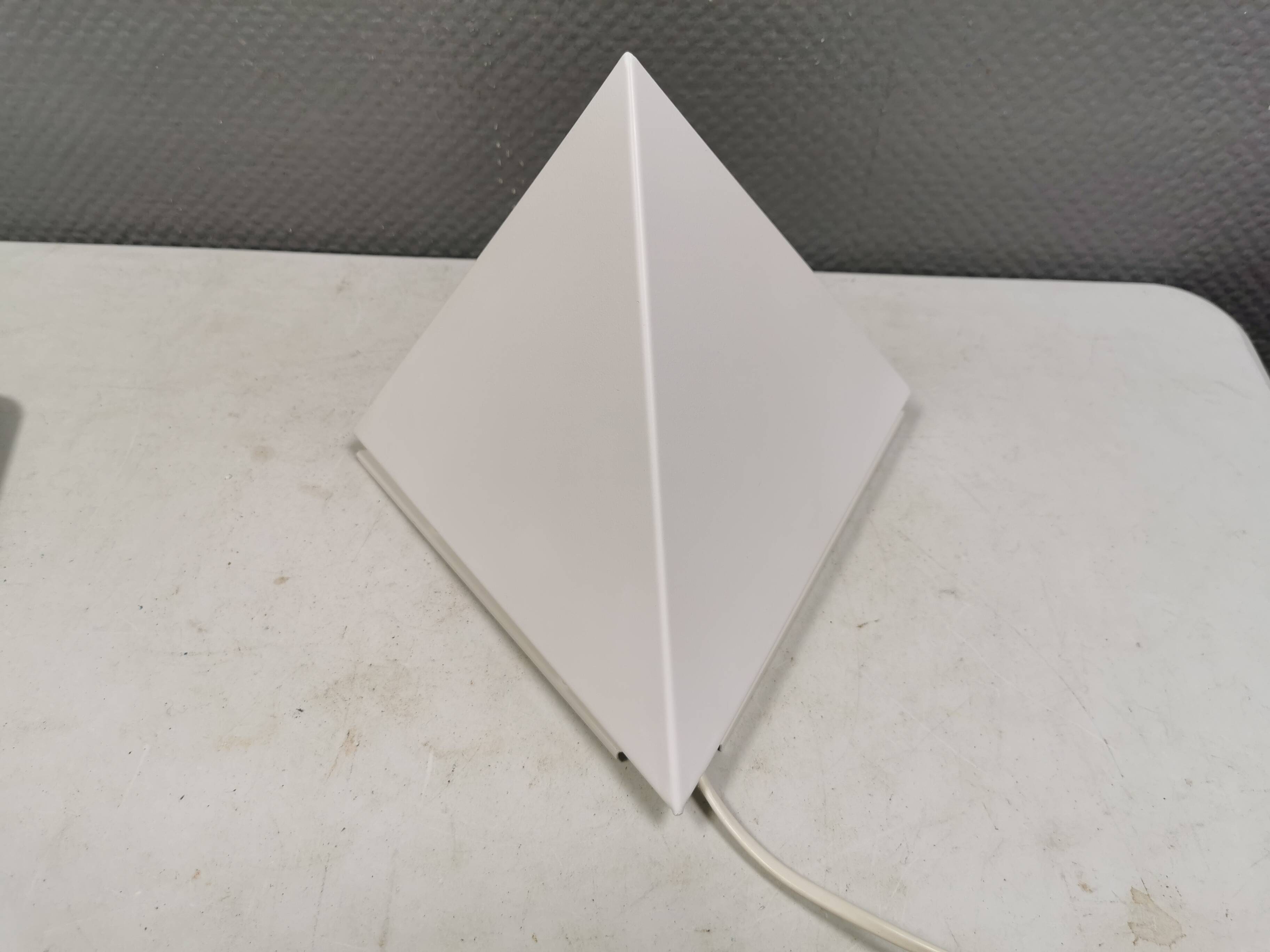 Applique murale inversée de Lyskilde danois des années 1980.