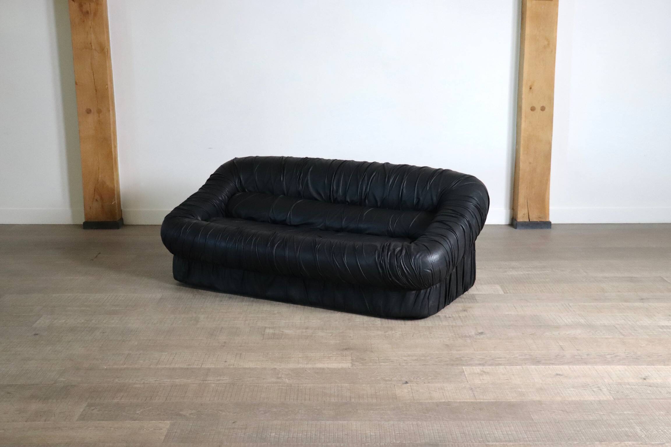 Vintage sofa by De Pas D’Urbino & Lomazzi in black leather for Dall’Oca, 19