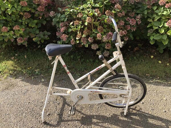 Vélo d’appartement vintage de marque Universal