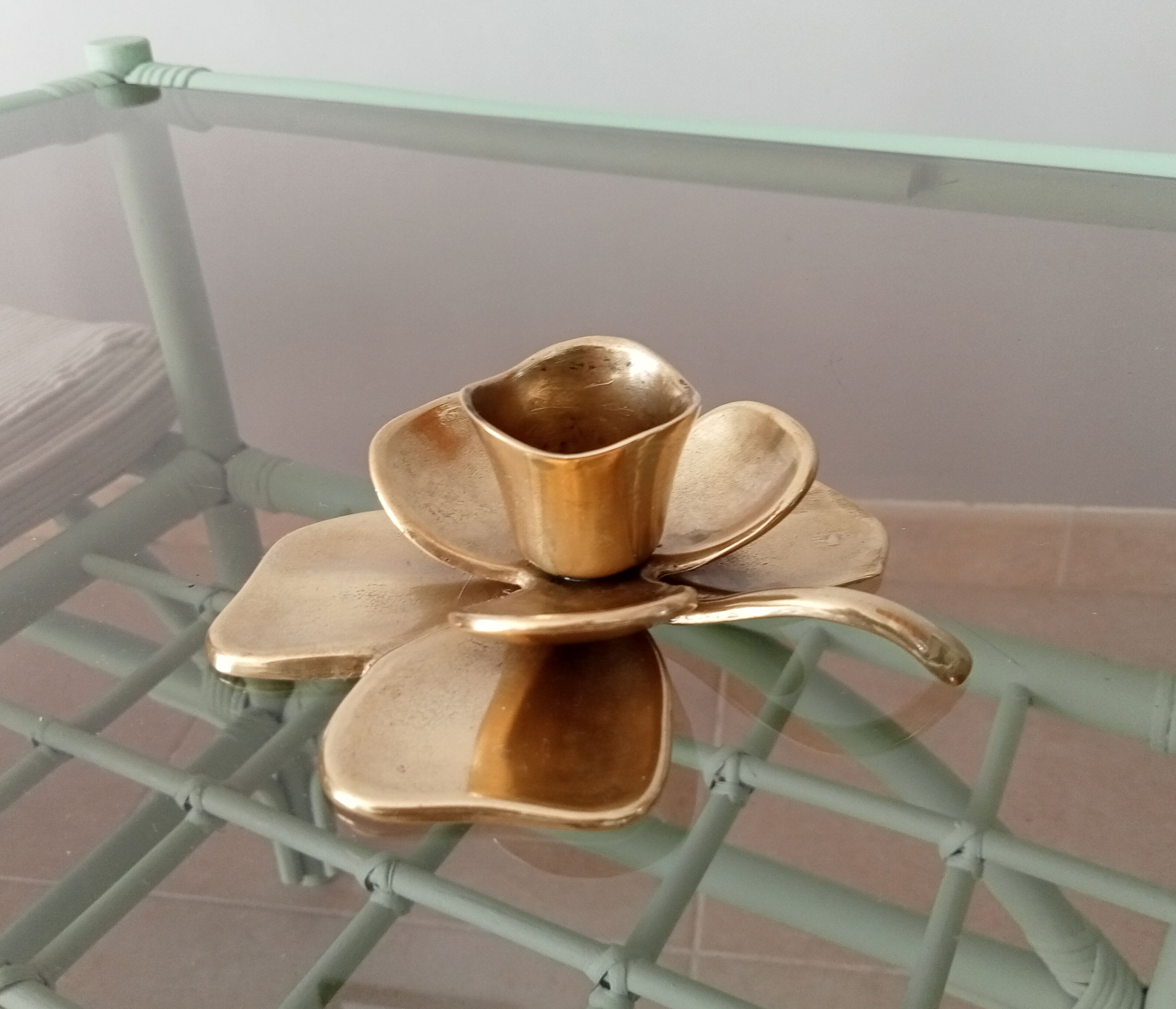 Vintage hand-to-hand flower candle holder 70s