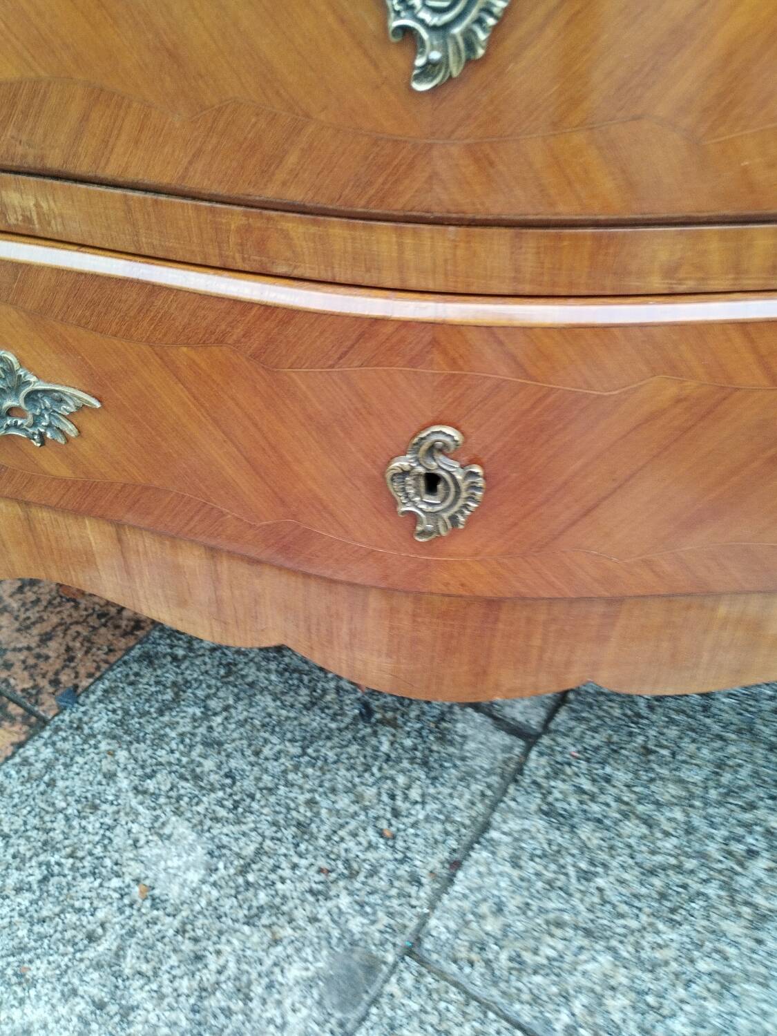 Commode ancienne en bois et marbre style Louis XV