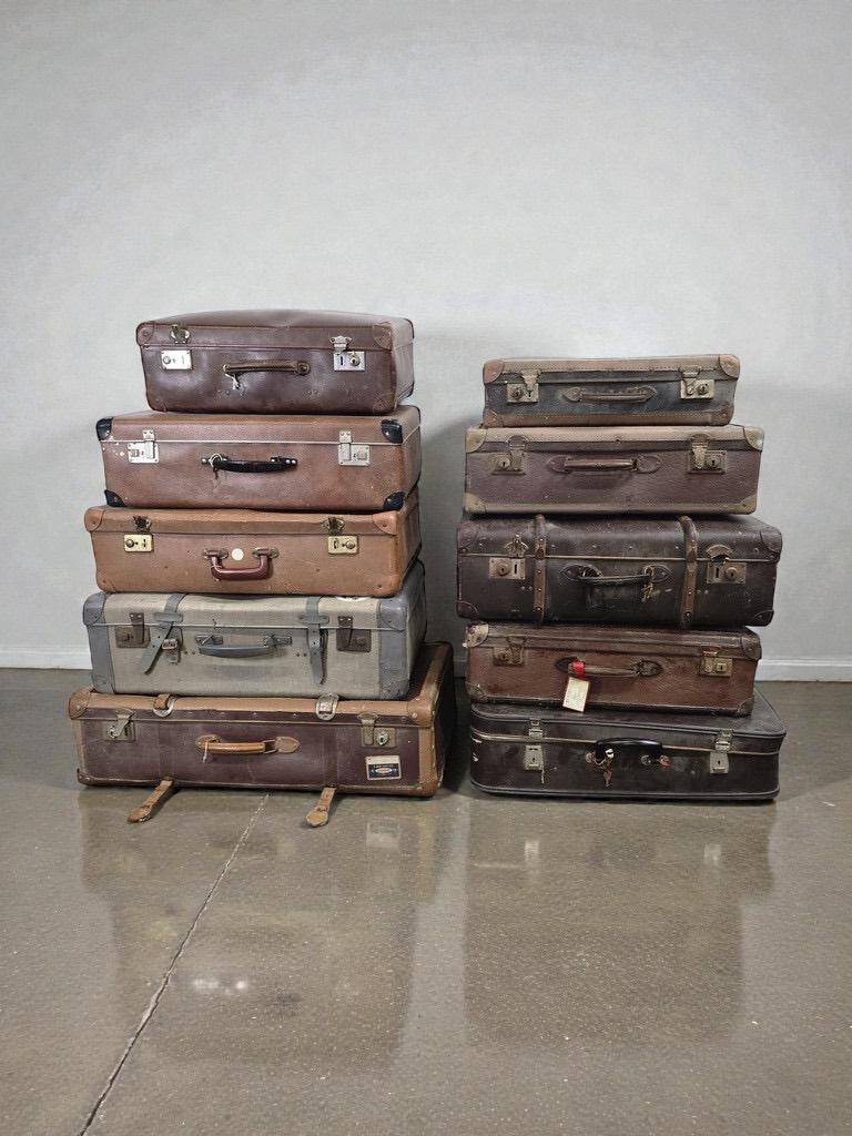 Vintage travel suitcase / trunk / chest