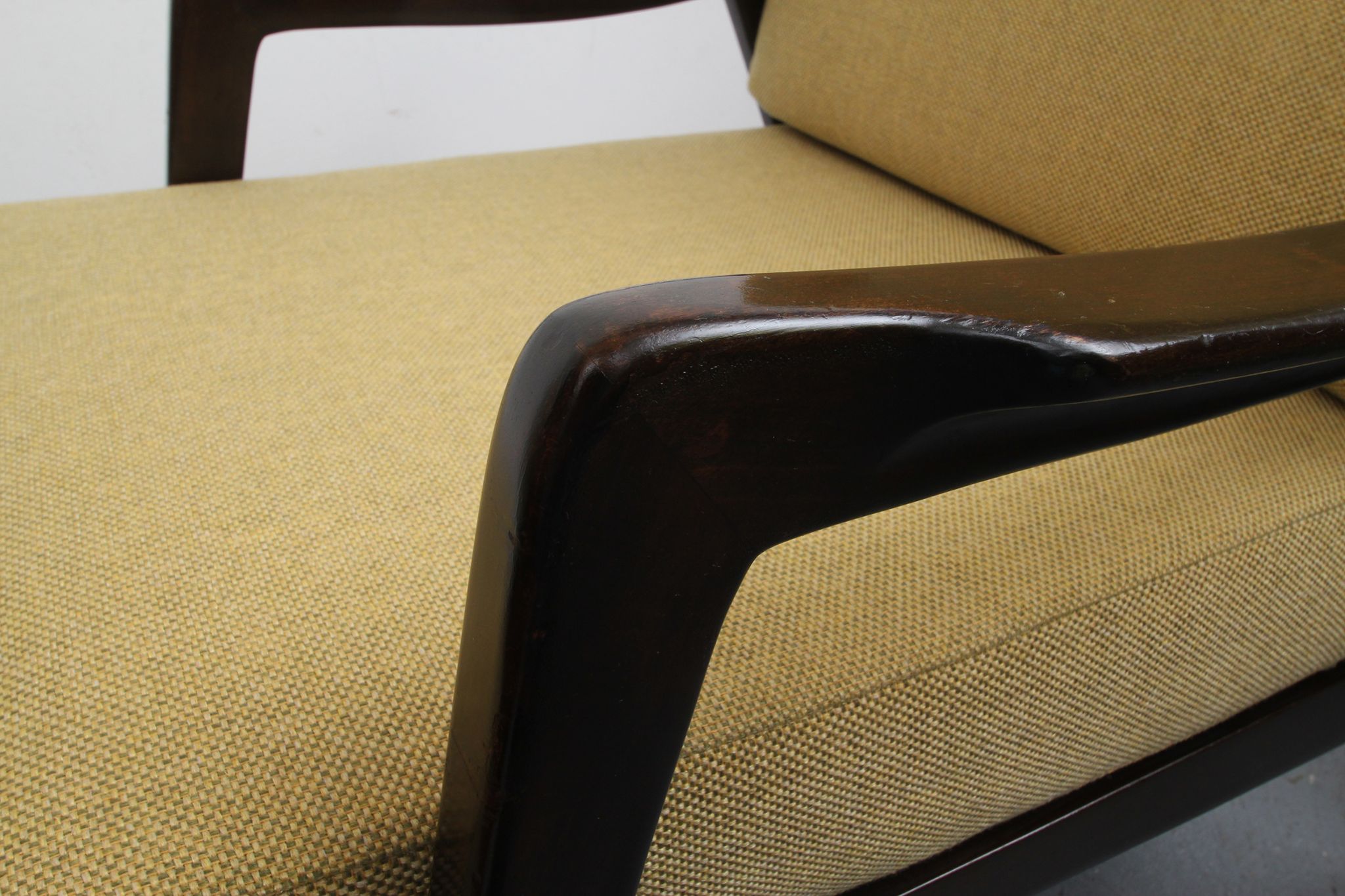 Fauteuil des années 1960 jaune