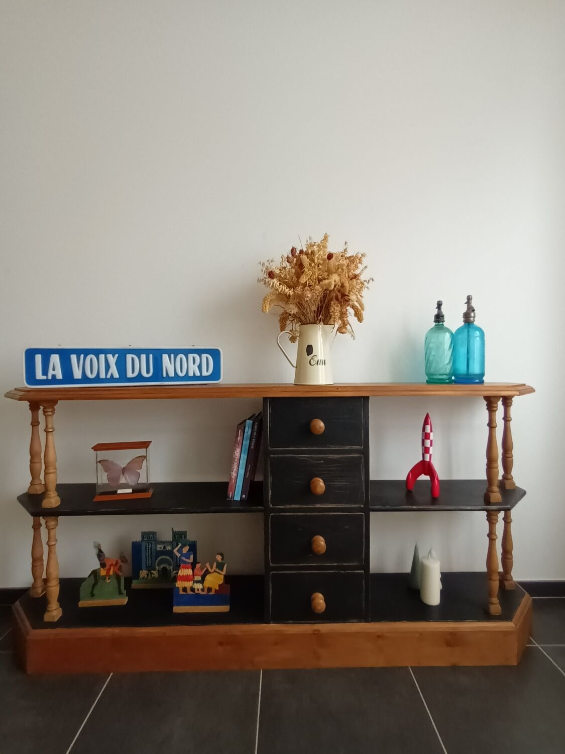 Draper's trade furniture