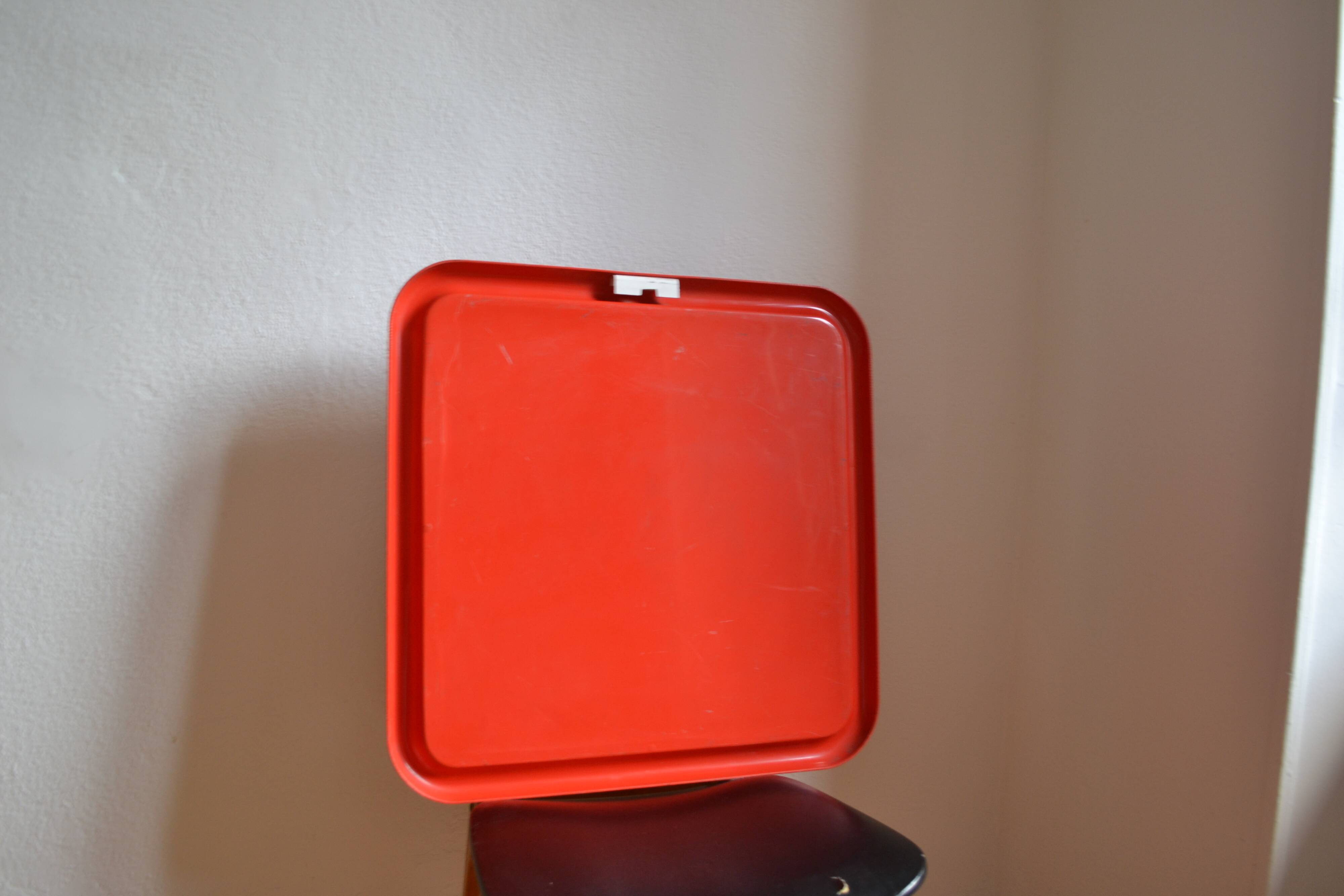 Miroir annees 70 plastique rouge style scandinave