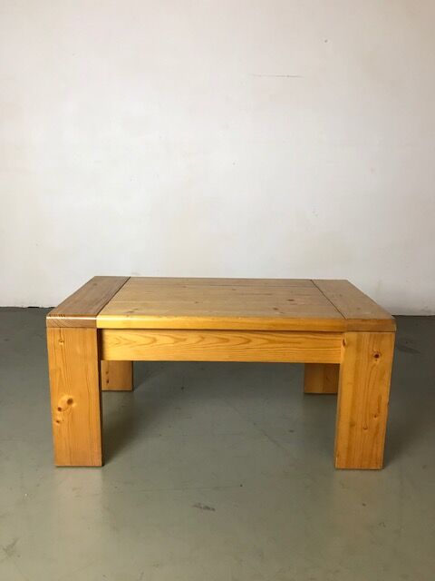 Table basse Charlotte Perriand pour les Arcs