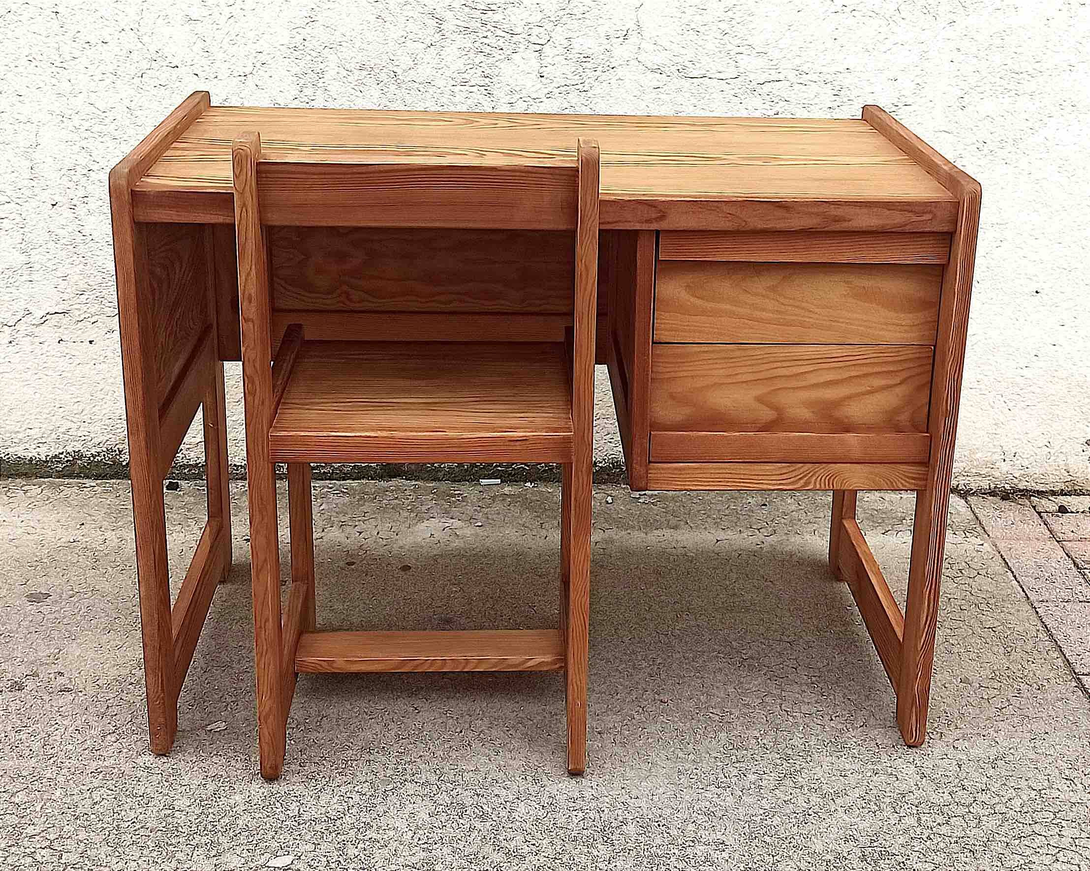 Desk and its brutalist style chair Sled legs 70s