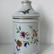 Pot couvert en porcelaine de Vista Alegre à décor floral dans le style de la Compagnie des Indes