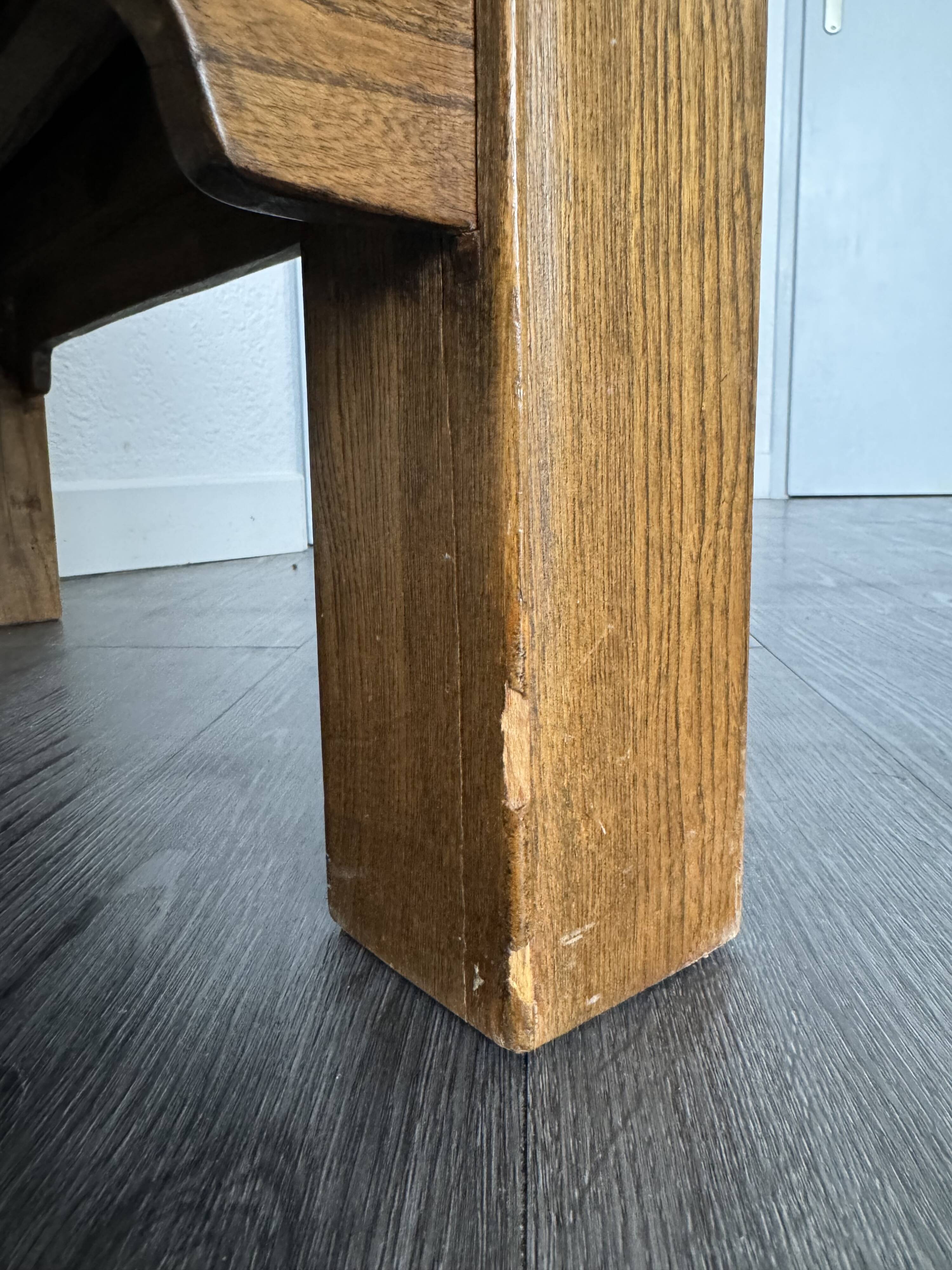 Table basse vintage en bois (chêne massif) et marbre