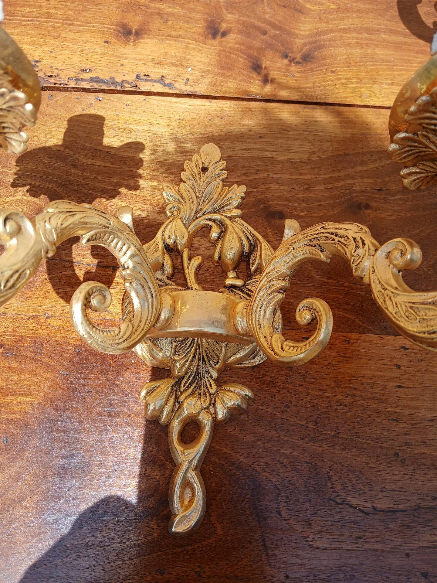 Pair of wall sconces in gilded bronze, Rococo style, Louis XV.