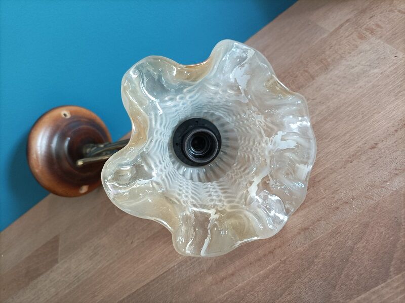 Wall lamp in glass and brass