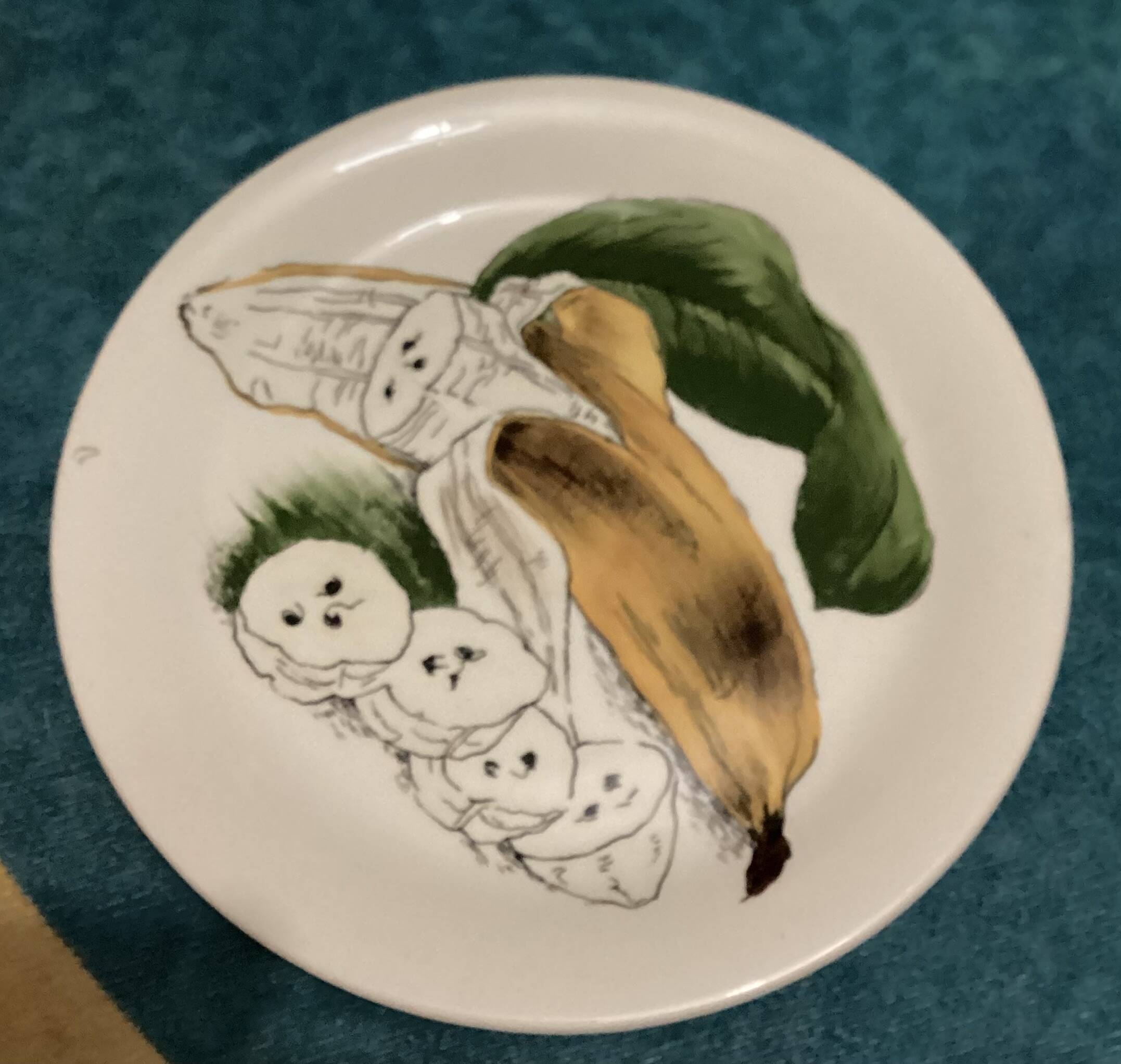 Dessert Plate from thé Sun-kissed Range by Clarice Cliff, signed.