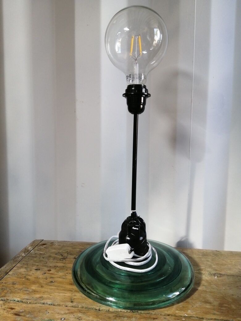 Lampe création originale avec isolateur électrique