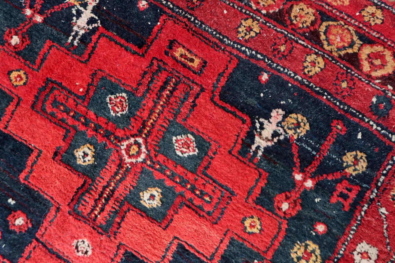Handmade antique Persian Hamadan rug 142cm x 205cm, 1930s