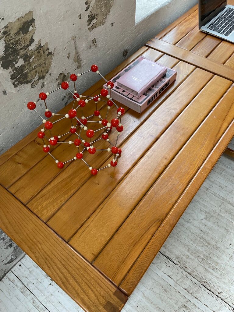 Regain dresser office row