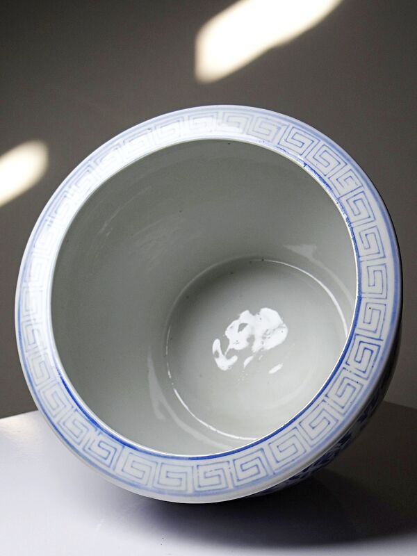Cache-pot chinois vintage en porcelaine bleu et blanc à décor vegetal