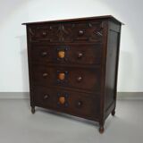 Particularly cool English chest of drawers. Dated (Charles 2 era). Made of solid oak with beautiful patina.