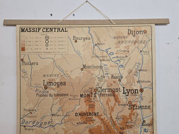 Carte de géographie carte d'école Jura et massif central