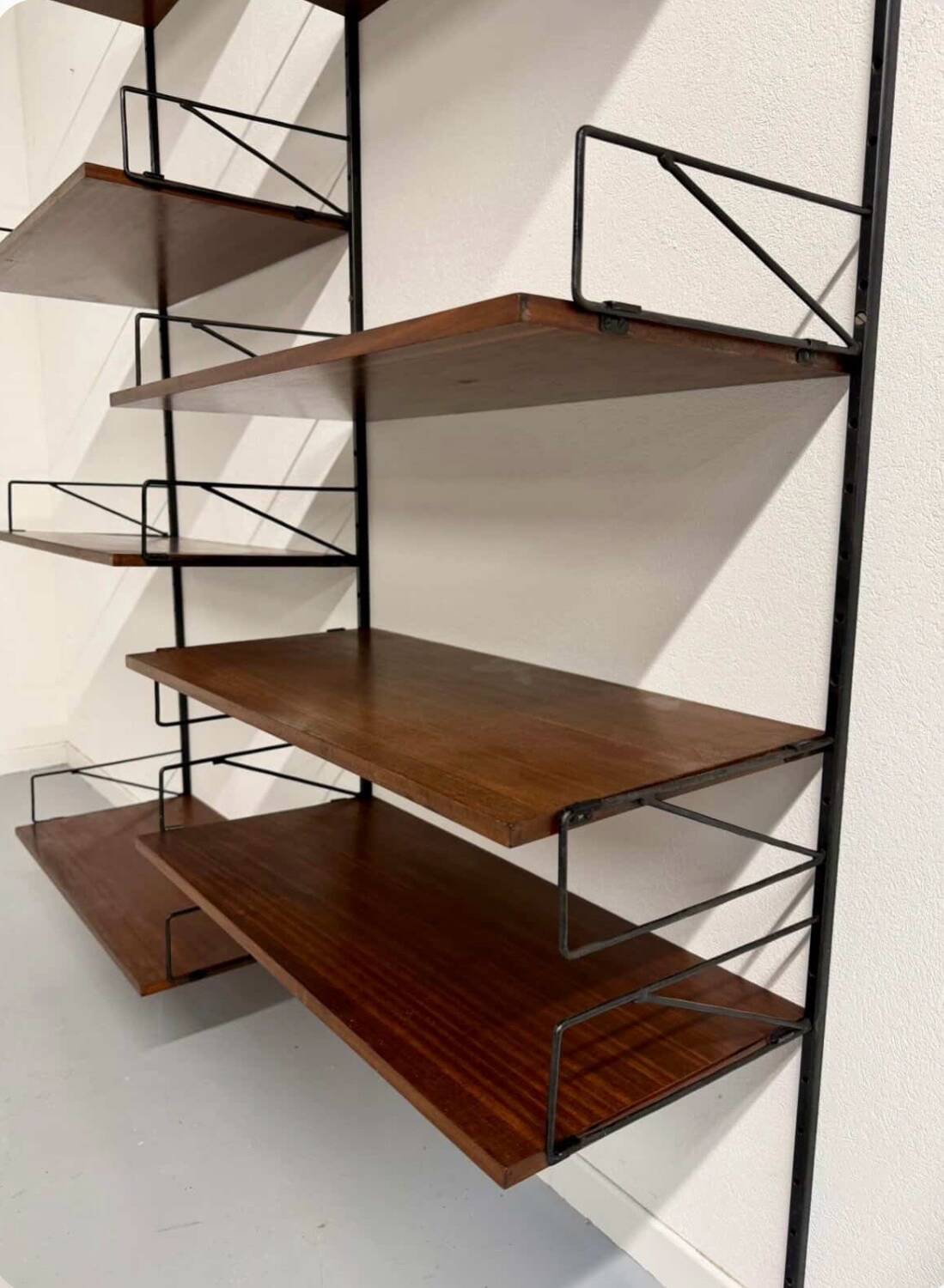 Wall shelf