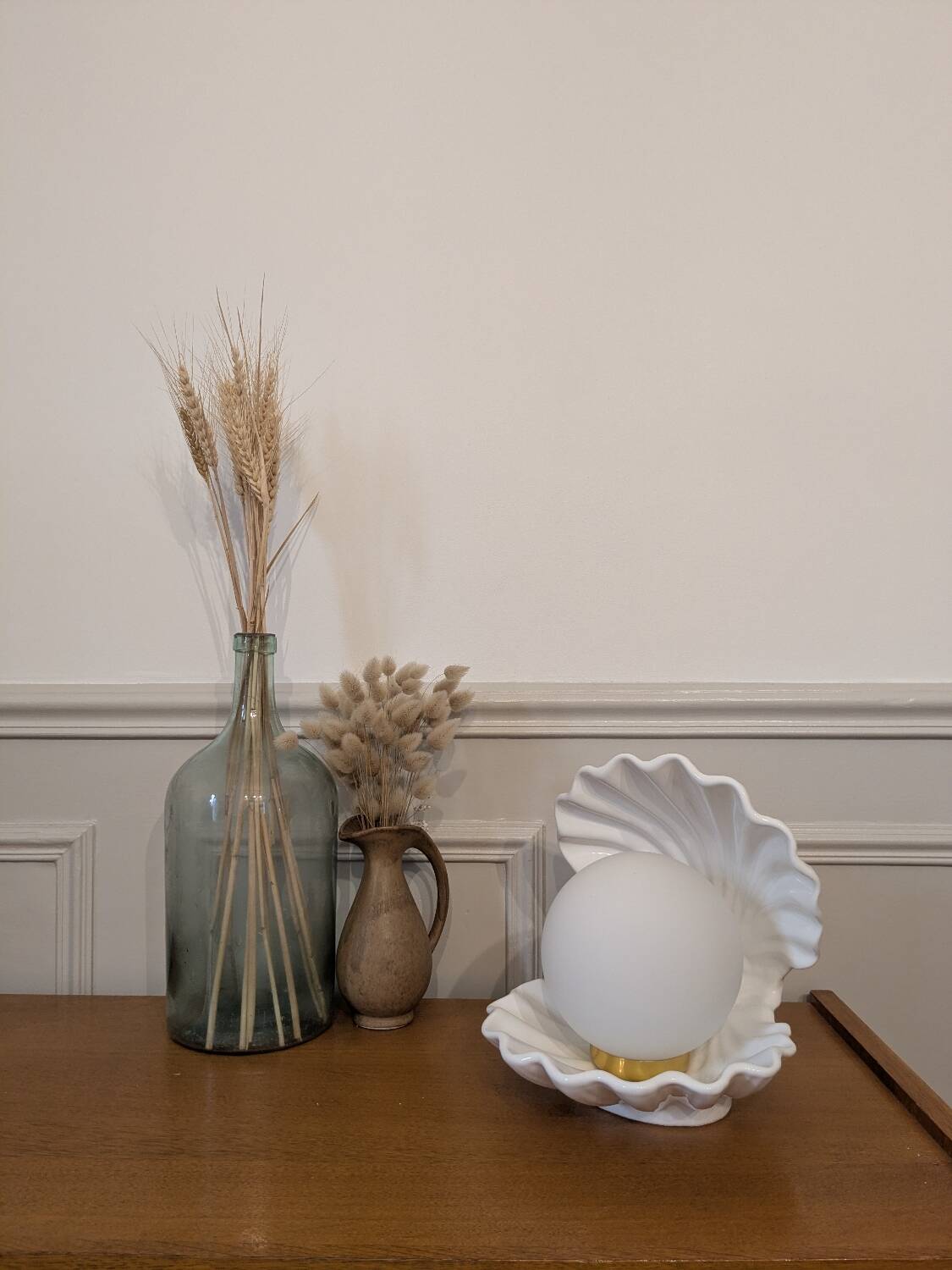 Vintage ceramic shell lamp