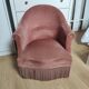 Fauteuil crapaud vintage rose poudré à franges
