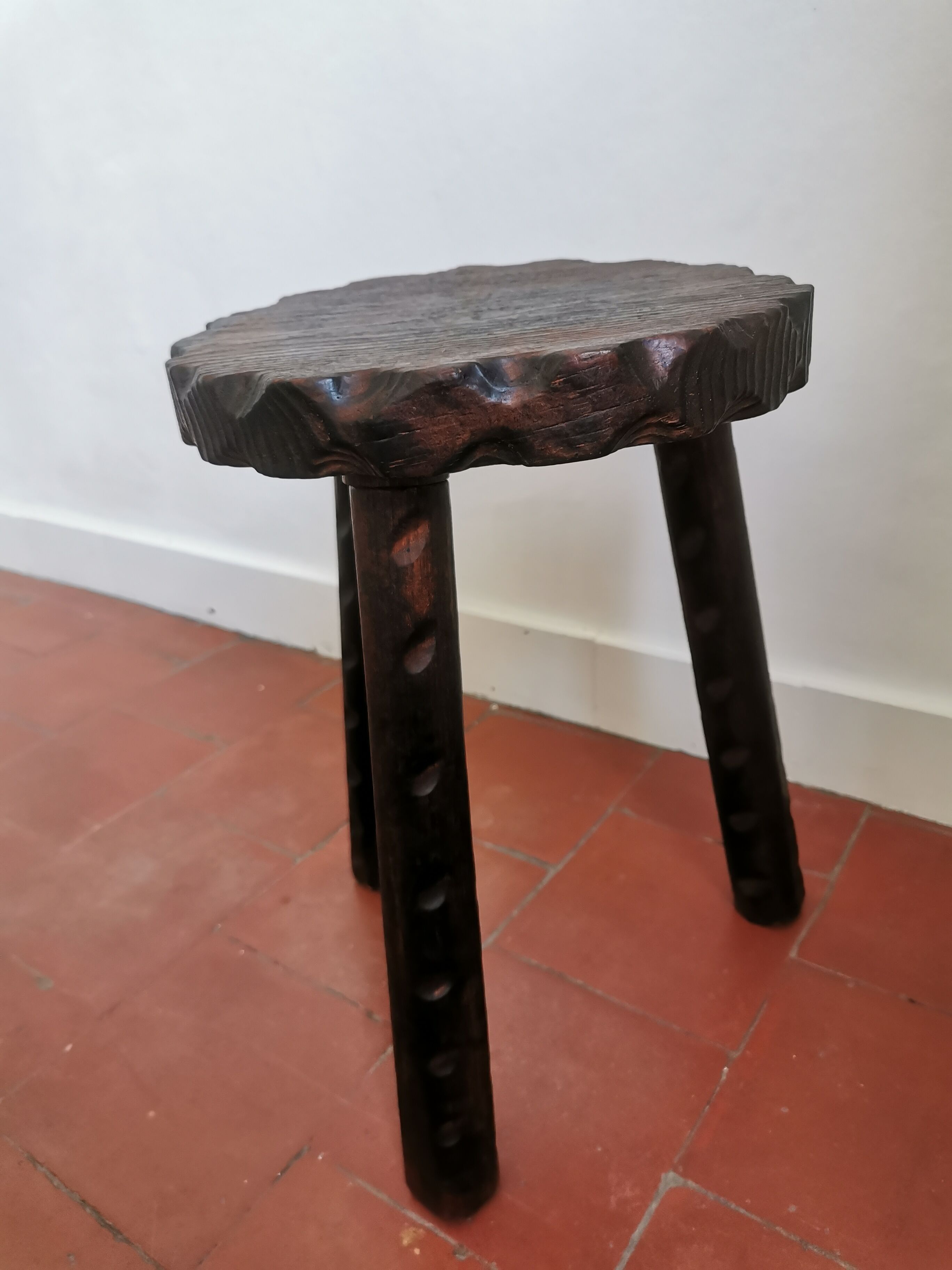 Tripod milking stool