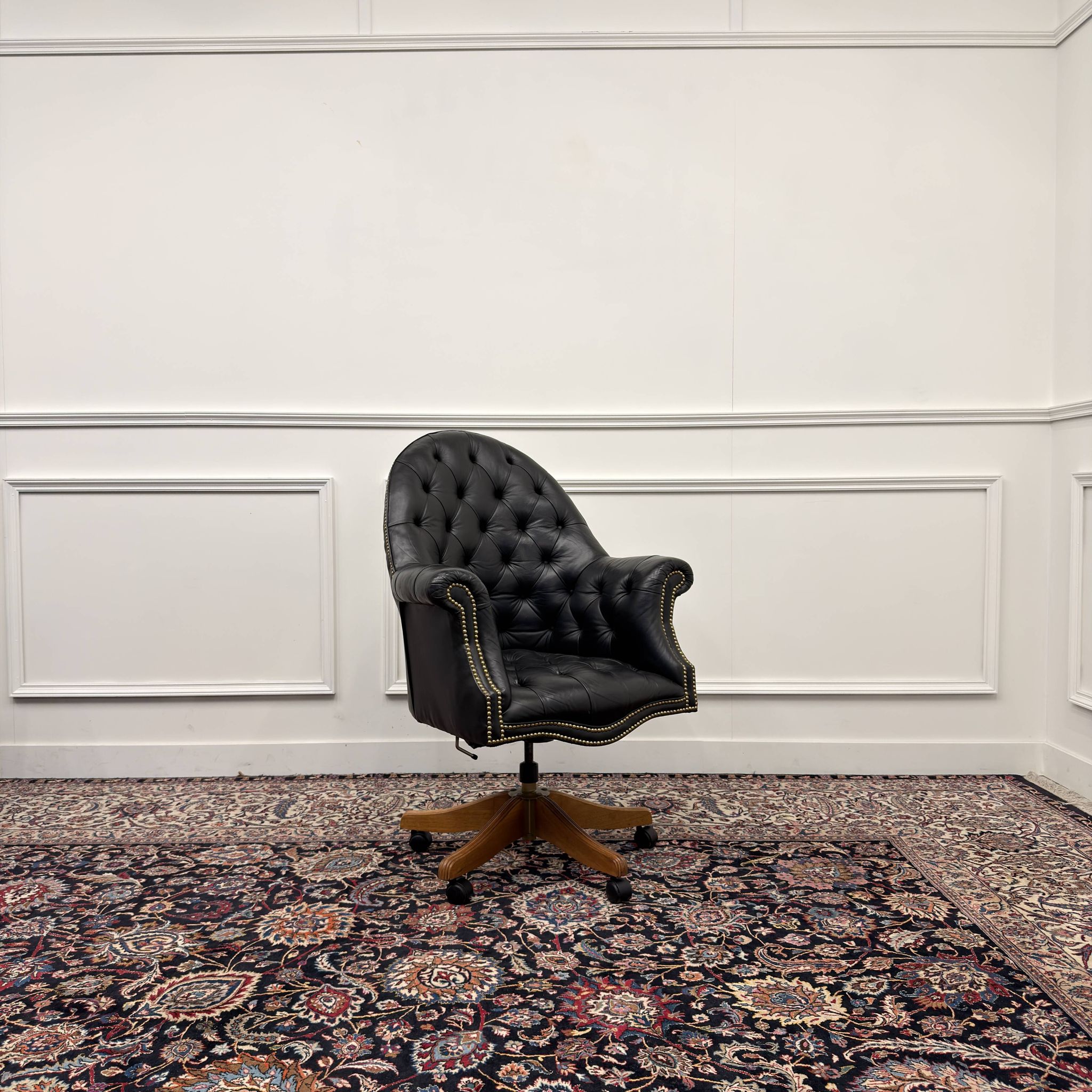 Classic English Chesterfield Desk Chair Black