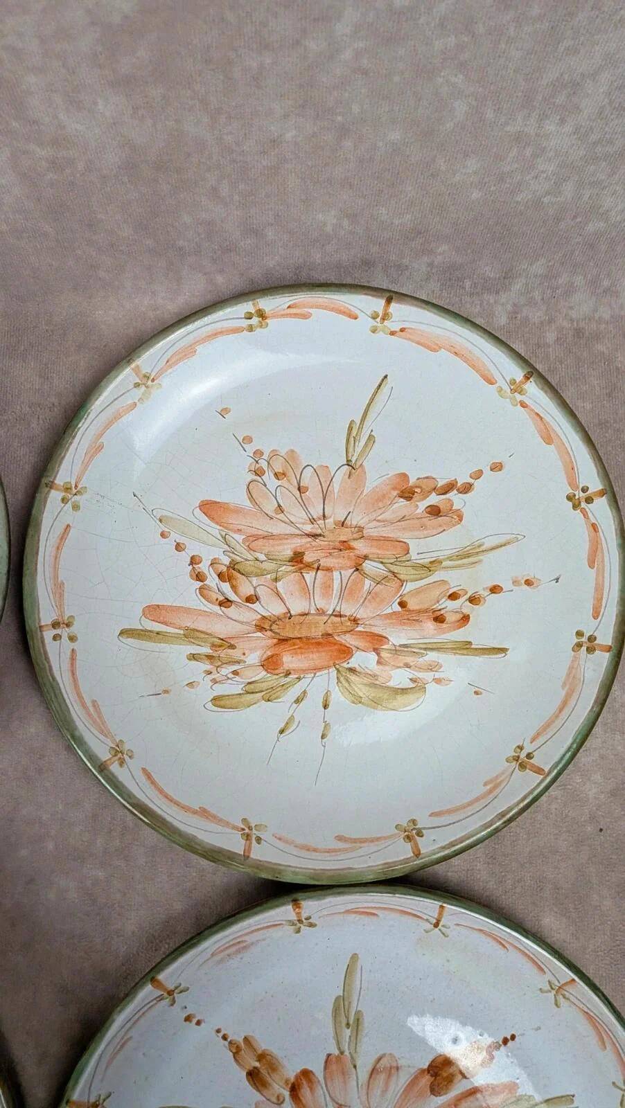 Set of 6 handmade flat plates signed by Maïté – hand-painted designs