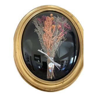Oval domed frame