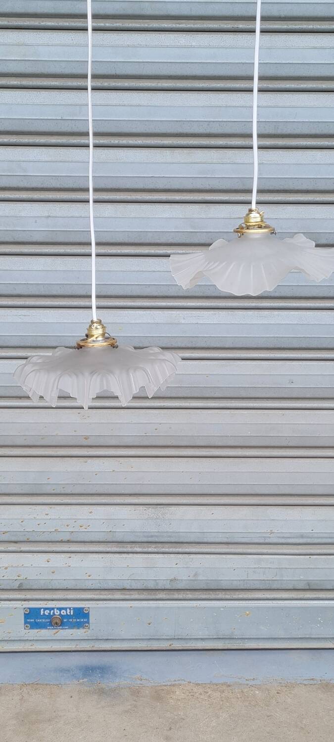 Paire de suspensions en verre poli