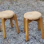 Paire de tabourets scandinaves en bouleau et jonc de mer des années 70/80