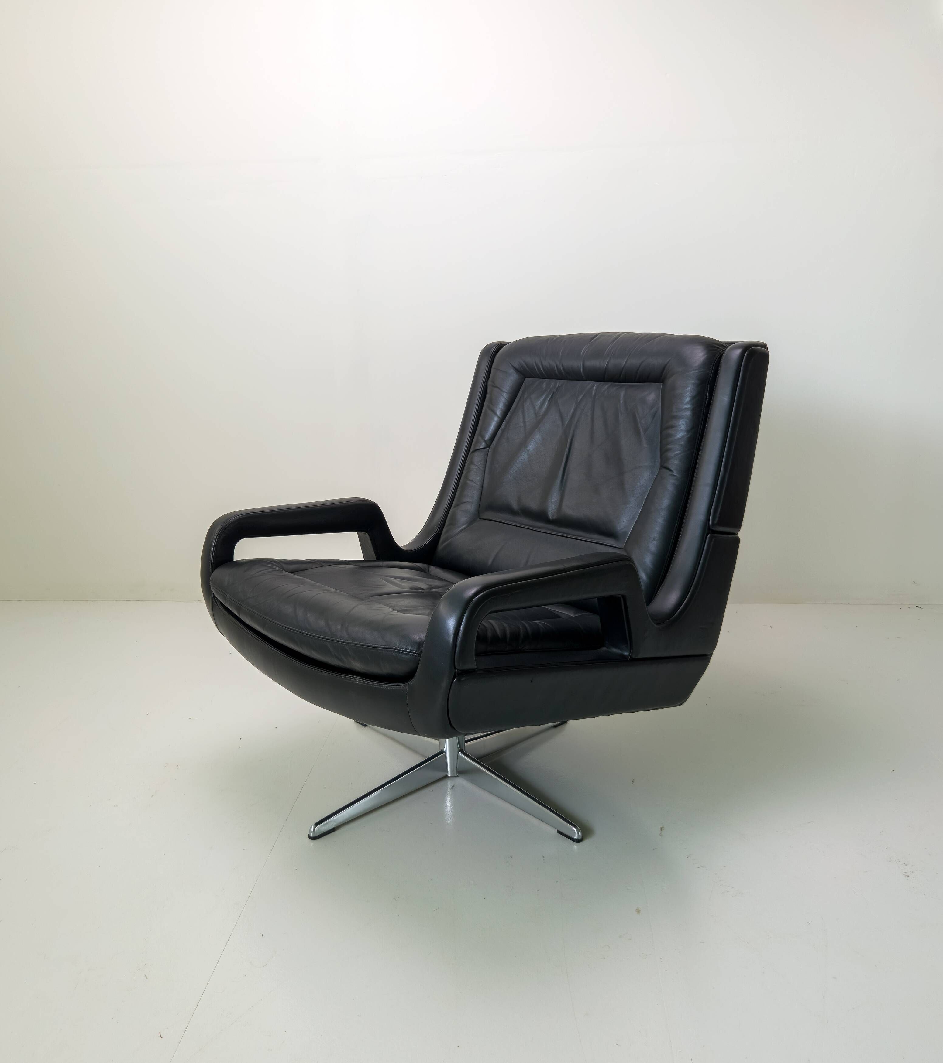 Carl Straub swivel armchair – 1960s/70s