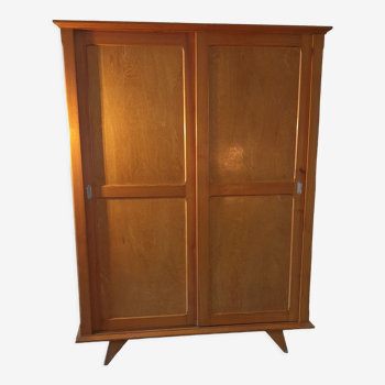 Armoire parisienne