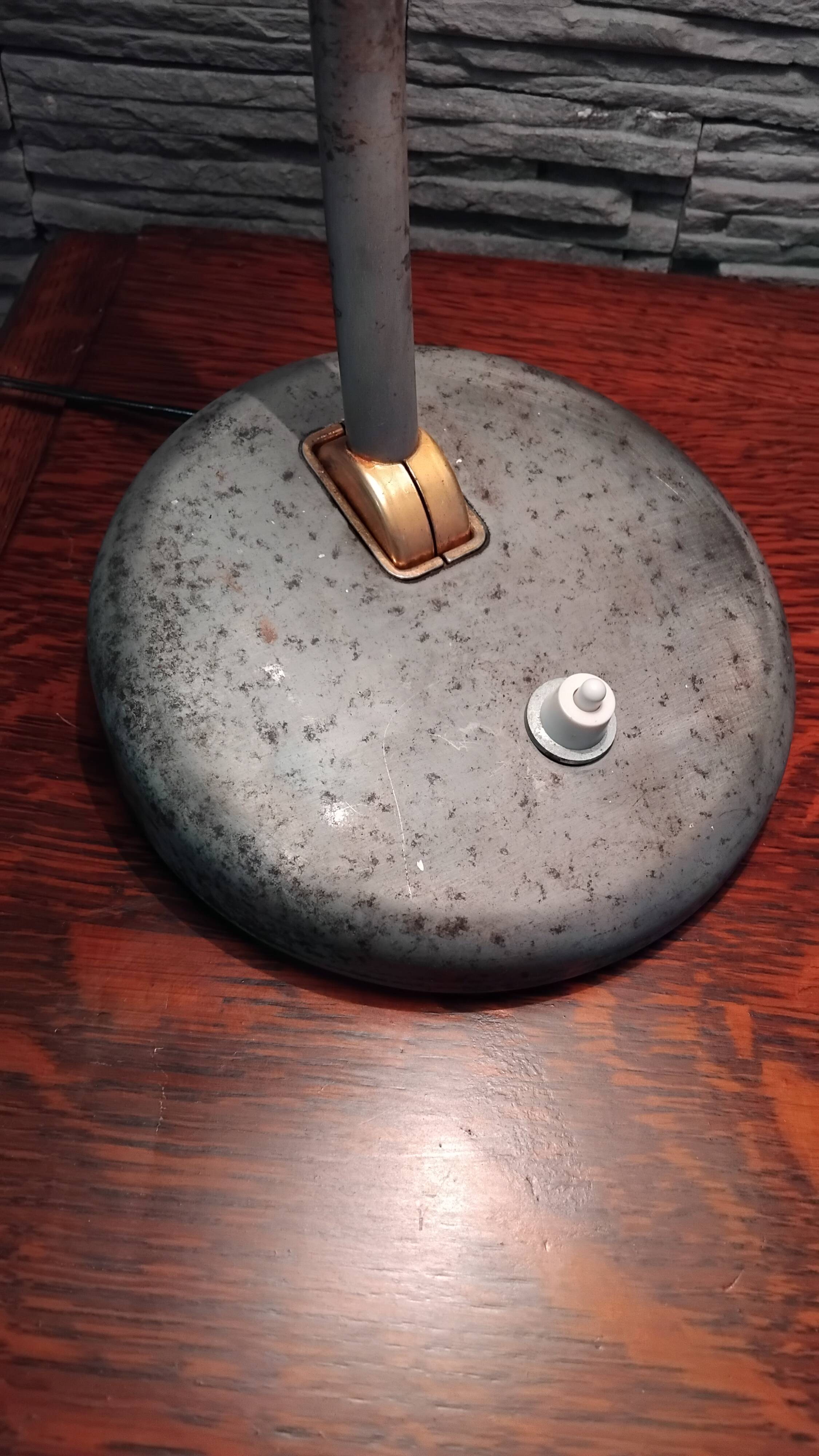 Vintage adjustable workshop lamp in aluminium from the 1930s.