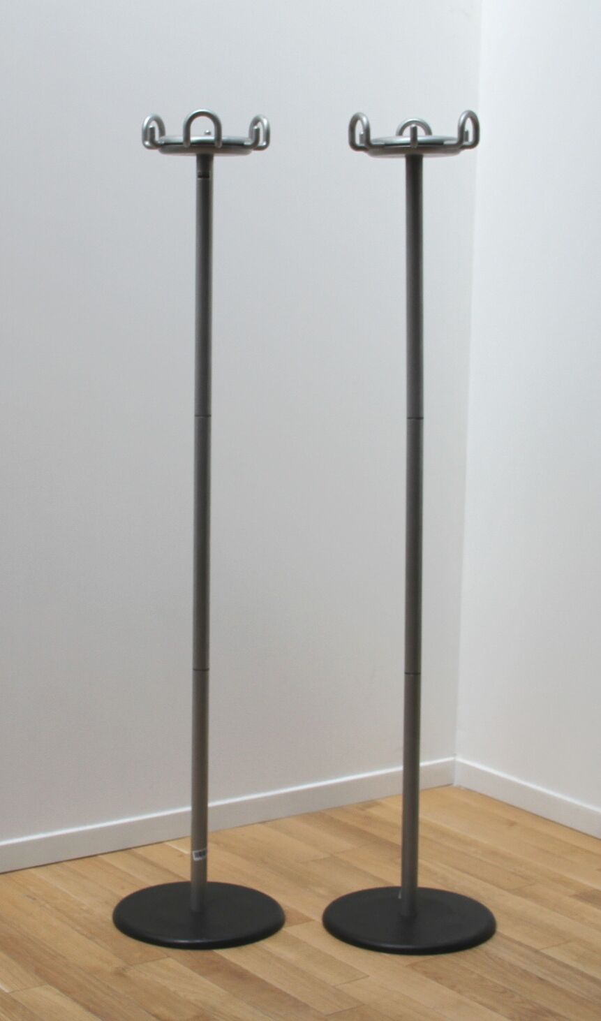 Coat rack 999 Aiuto, Rexite