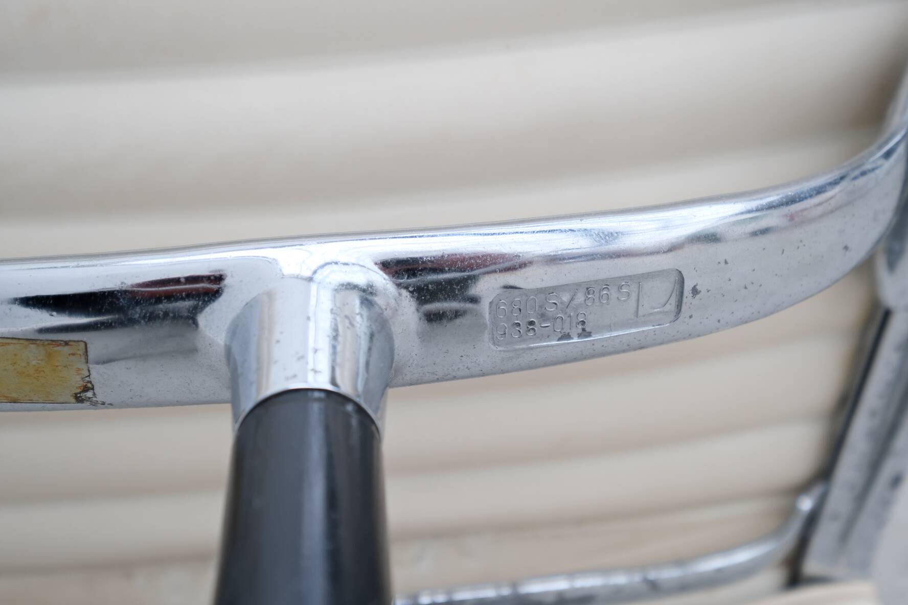 Charles & Ray Eames "EA 105" chairs for Herman Miller in leather, 1970