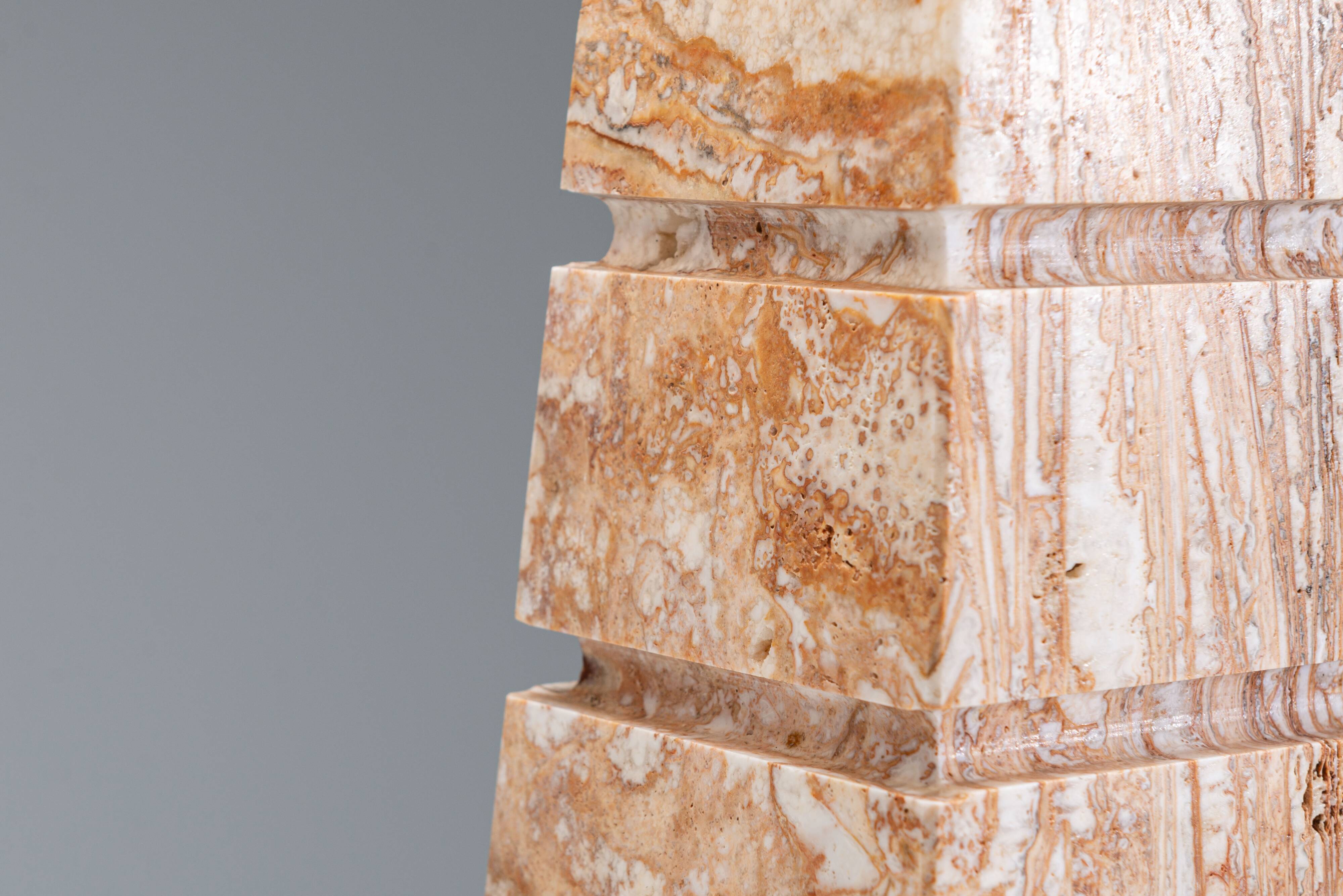 Geometric pyramid shaped travertine-onyx table lamp