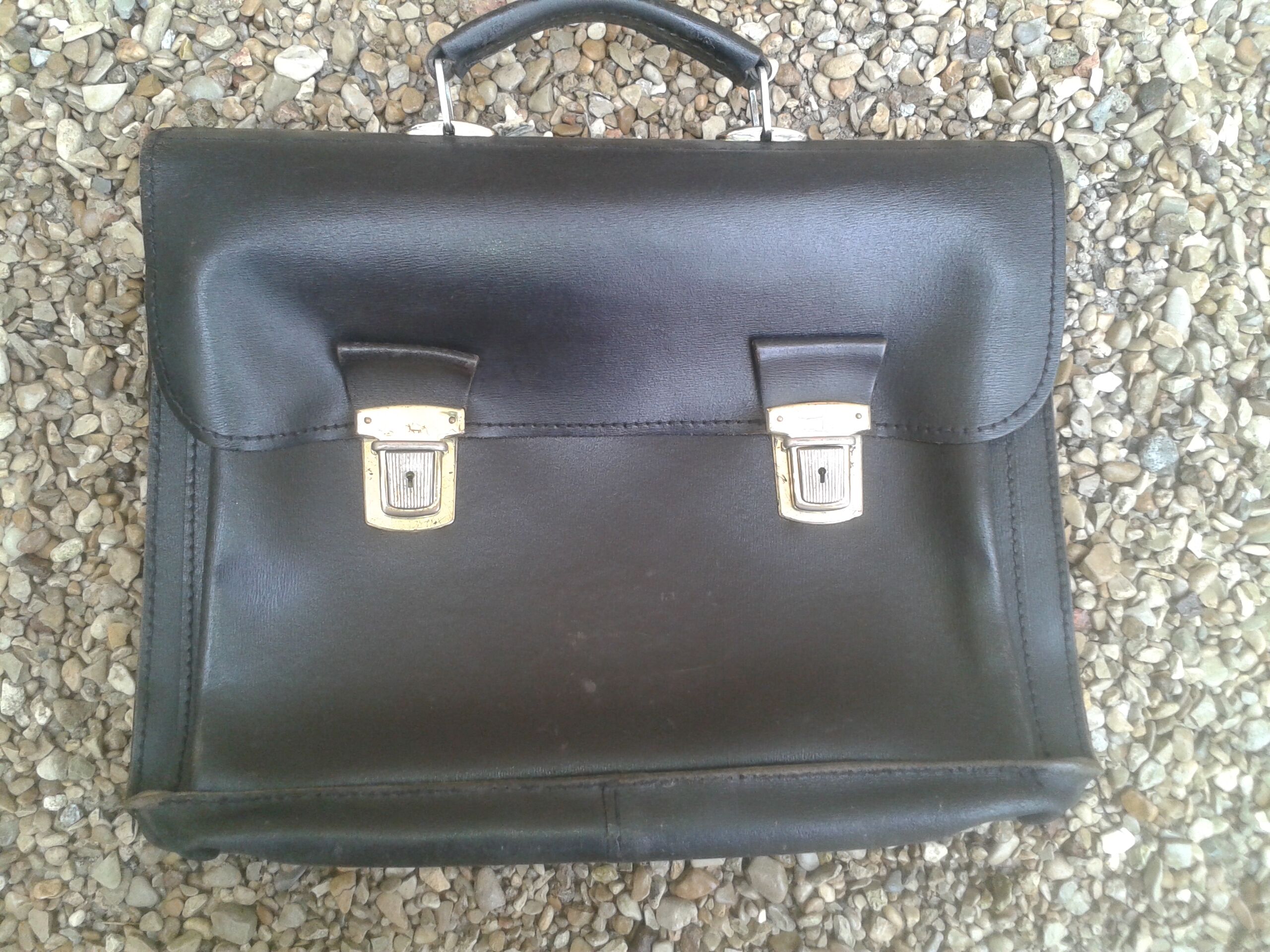 ancien cartable écolier en cuir