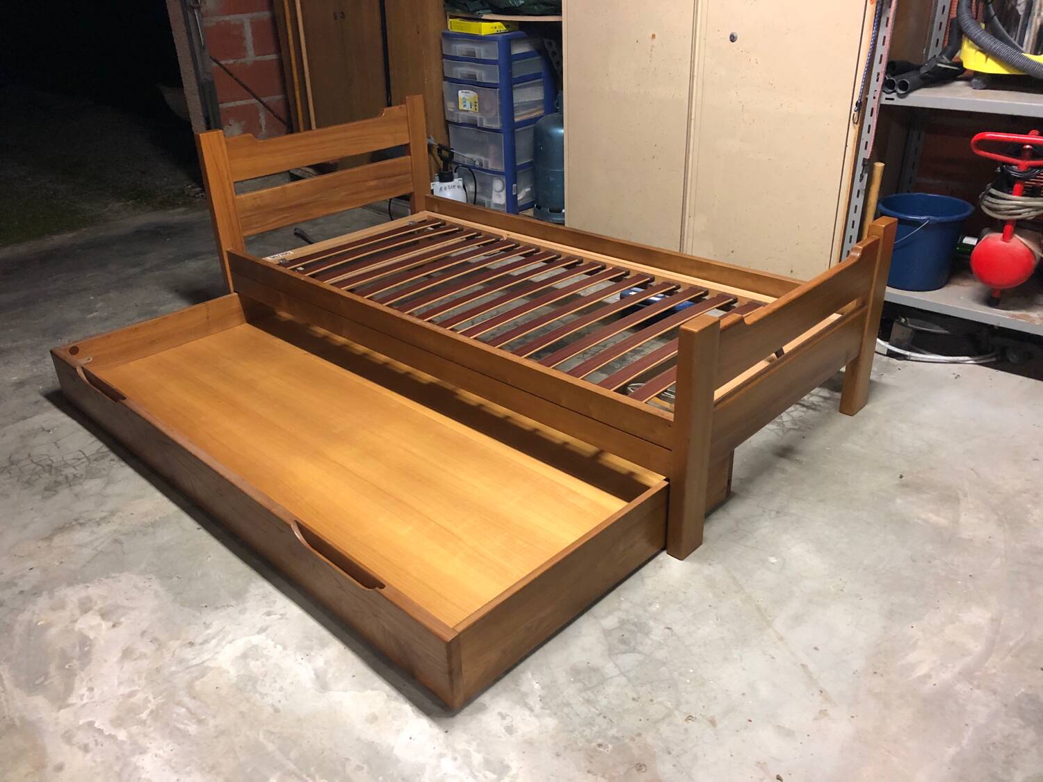 Maison Regain solid elm single trundle bed