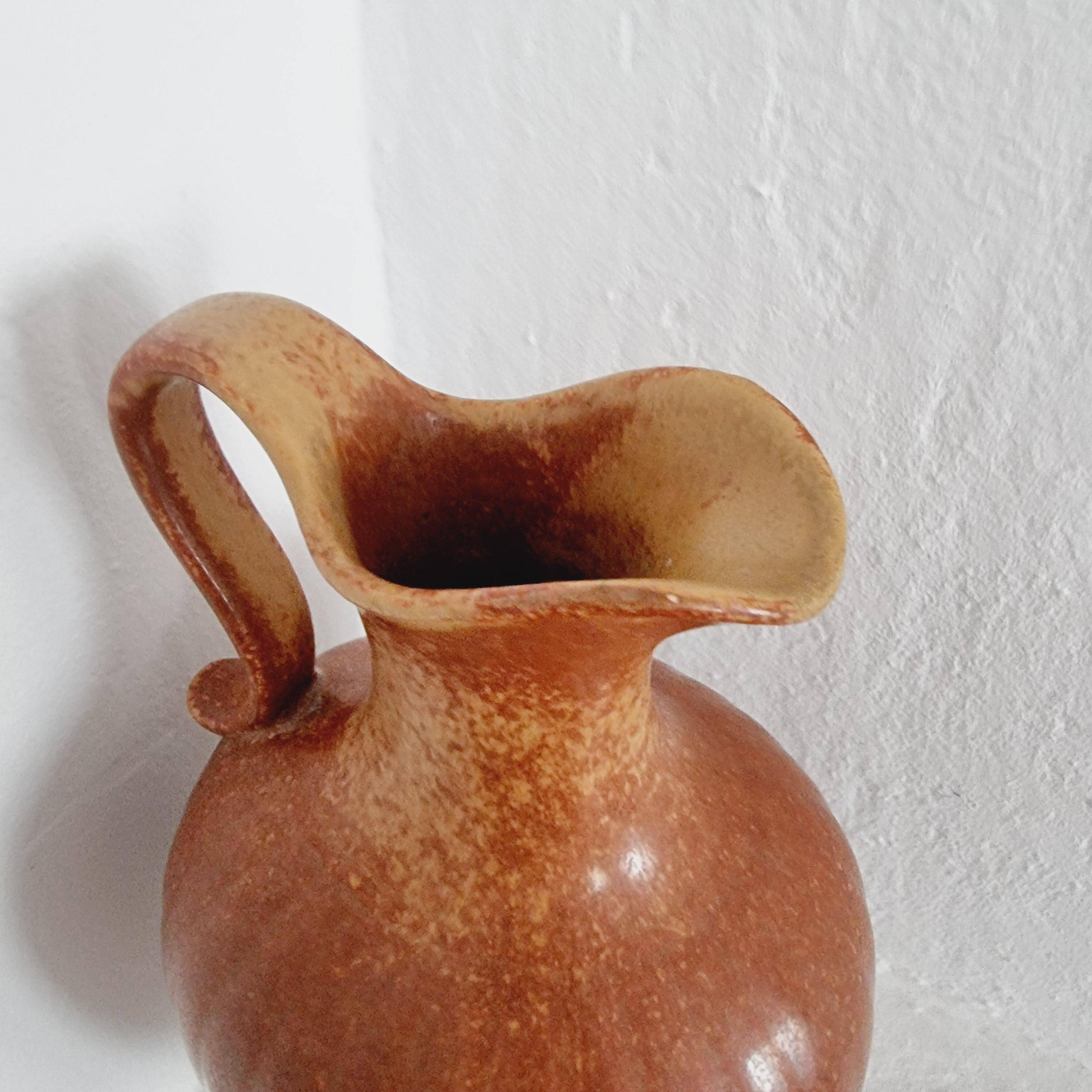 Large decorative vase/carafe in modern Scandinavian ceramic by Gunnar Nylund.