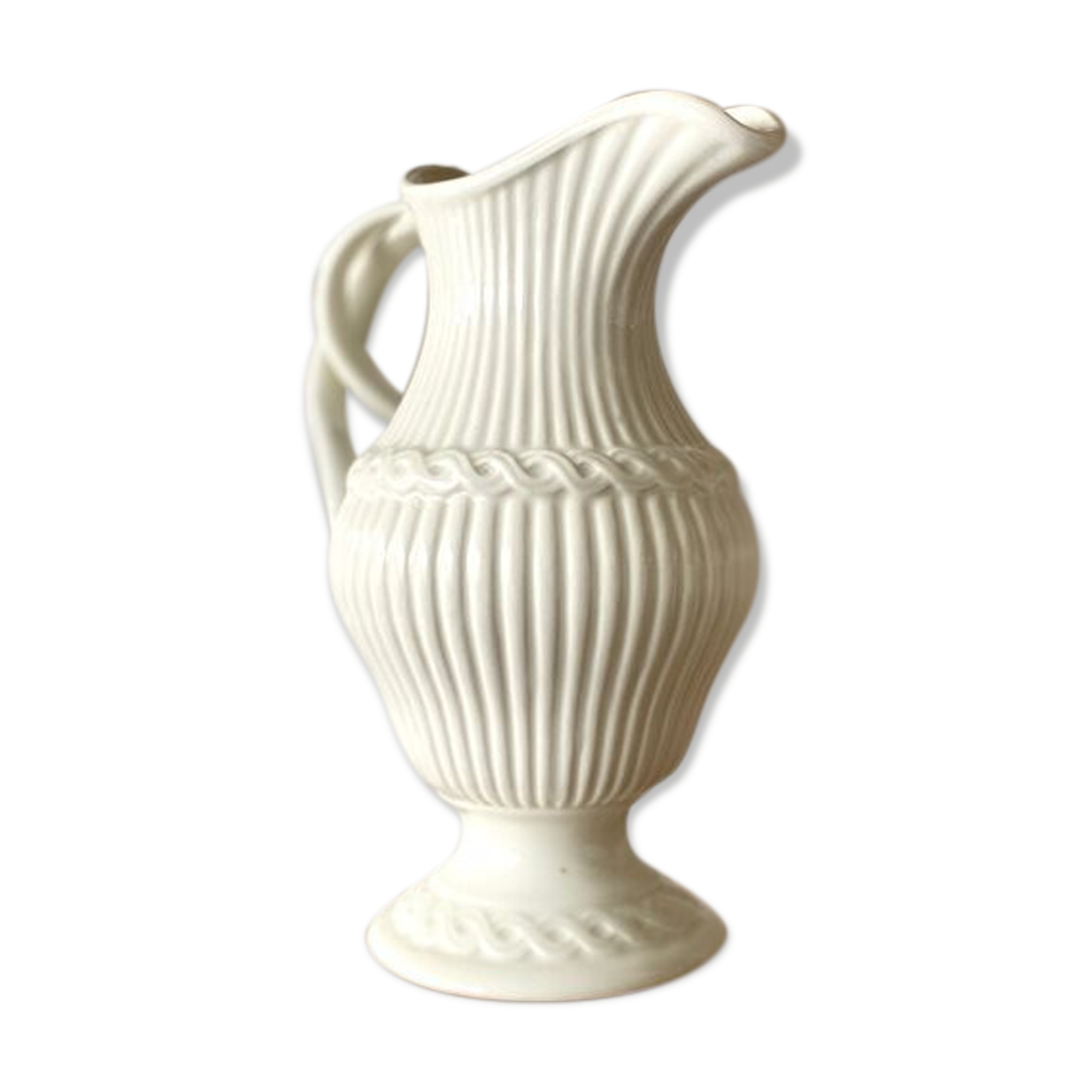 Pitcher Gien in white earthenware