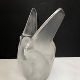Vase stings flowers with doves Lalique