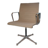 Good condition - EA 108 office chair in beige fabric and aluminum by Charles & Ray Eames for Herman Miller, signed - 1958