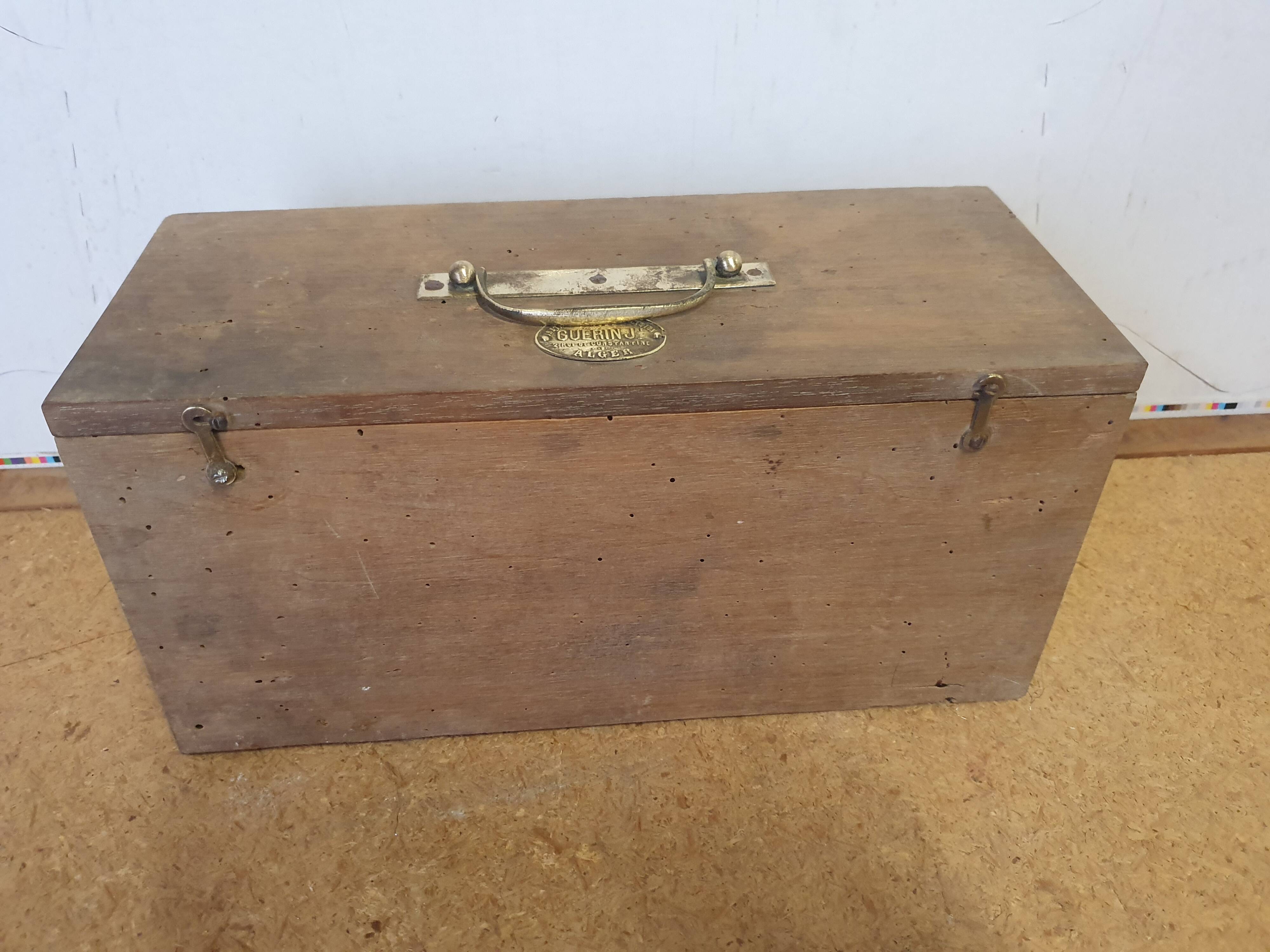 Chemist's box Maison Guérin in Algiers 1930s