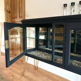 Showcase buffet
