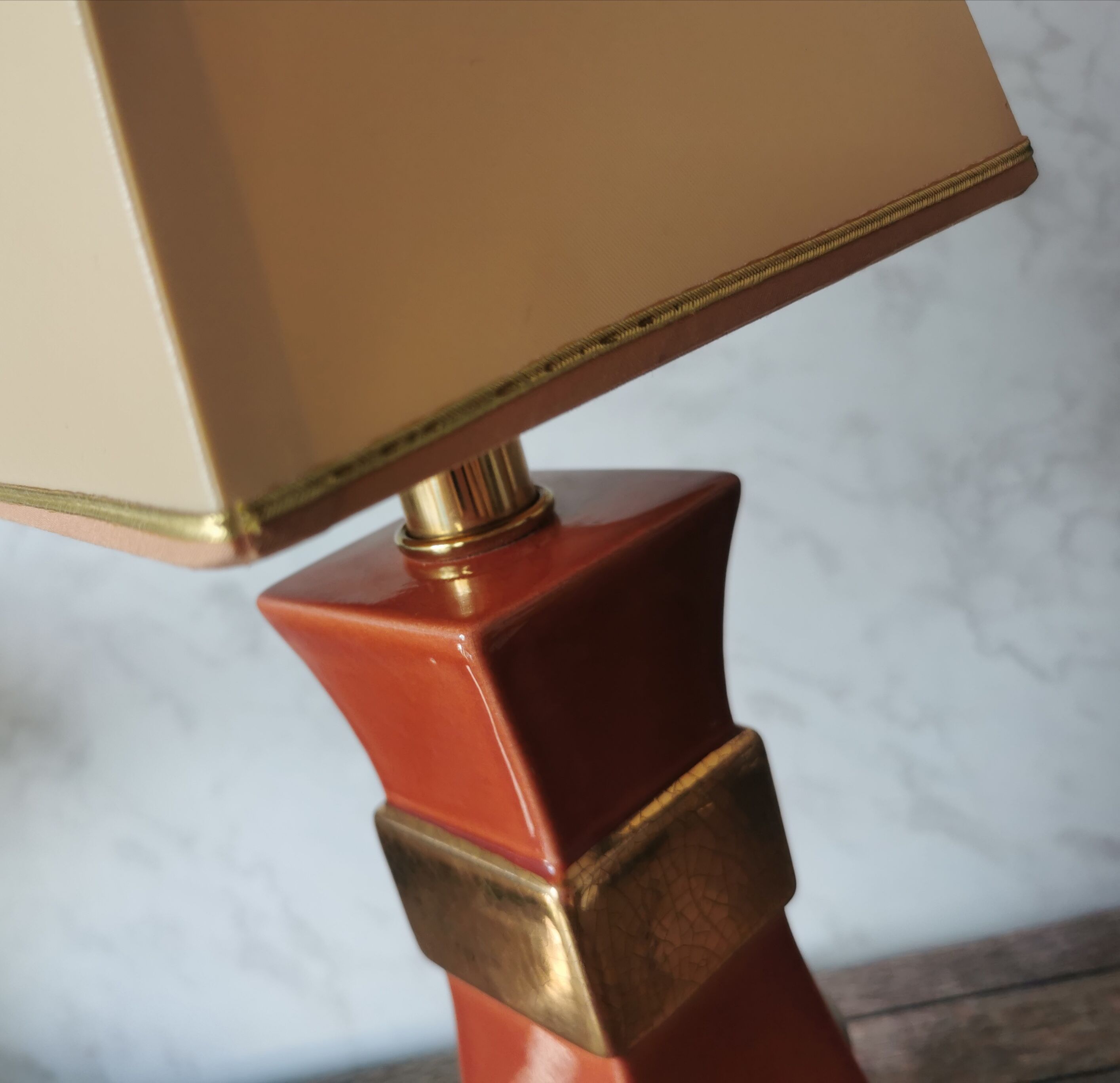 Coral lamp and gold house Le Dauphin