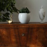 Low chest of drawers in 20th century walnut