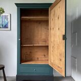 Green hosiery wardrobe